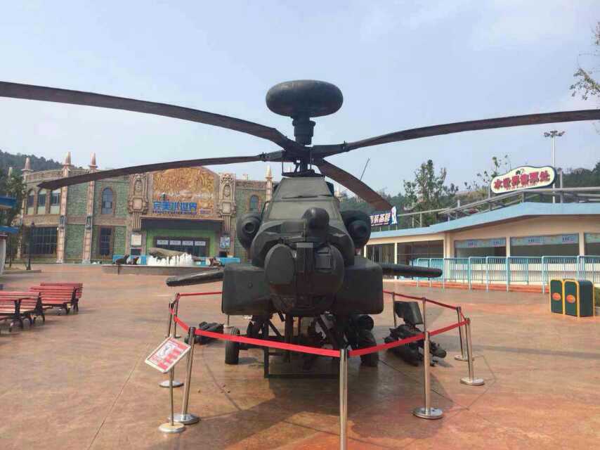杭州银座百货军事道具展览火爆杭州城