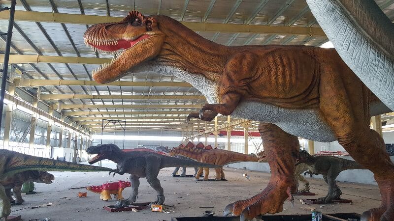 我们在捷克共和国真实尺寸的仿真恐龙