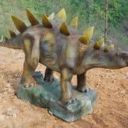 模拟电子仿真恐龙模型在海南三亚亚龙湾
