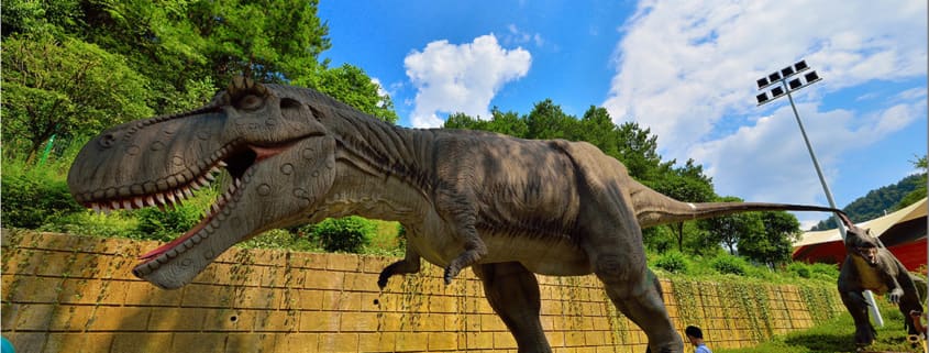 在波兰主题公园的仿真恐龙产品