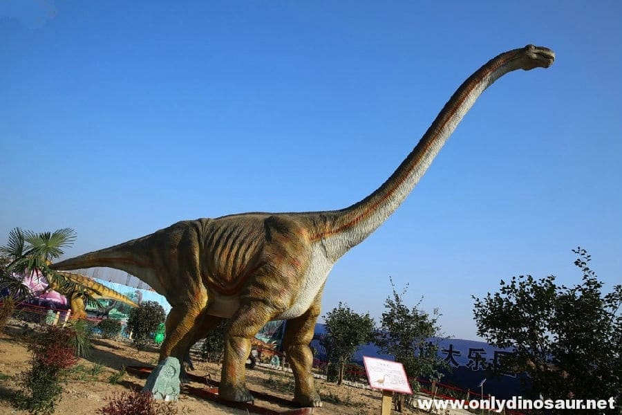 仿真恐龙游行花车-侏罗纪恋人的必看之物
