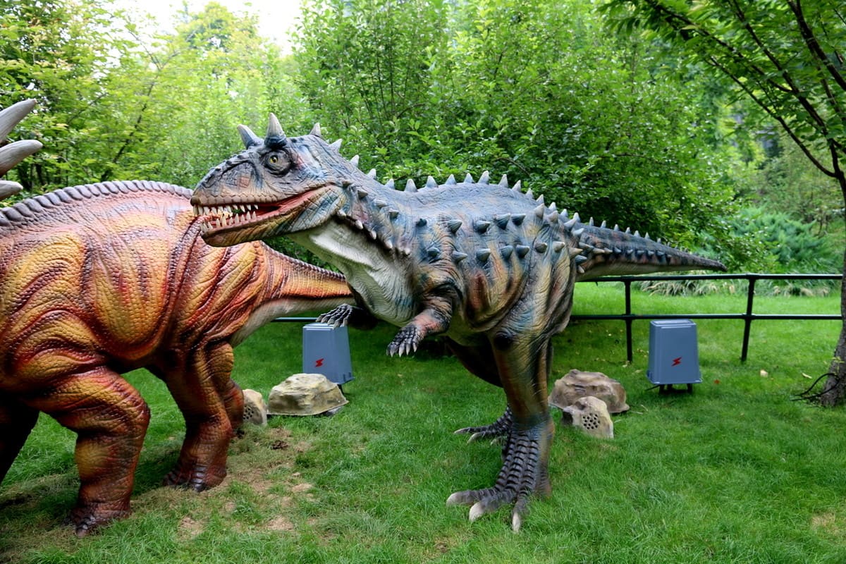 恐龙爱好者的天堂 – 仿真恐龙公园