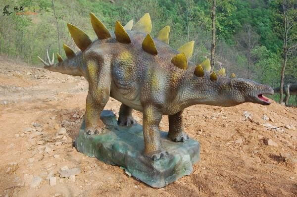 真正的5D电影恐龙道具行走仿真恐龙三角龙