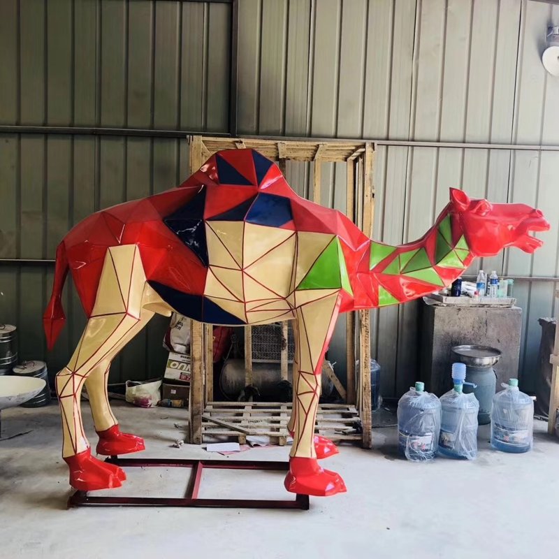 彩绘骆驼玻璃钢雕塑工艺标准