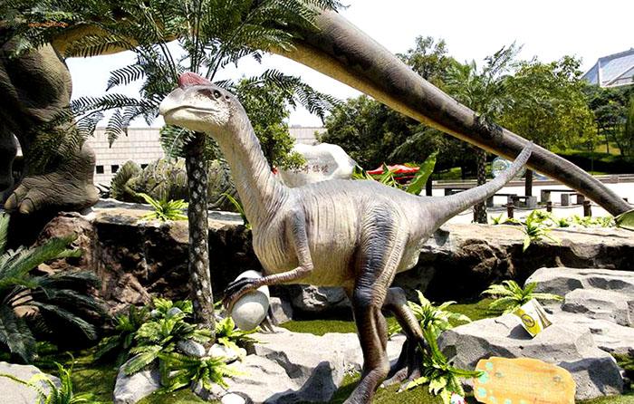 用仿真恐龙模型打造最受欢迎的大型主题公园