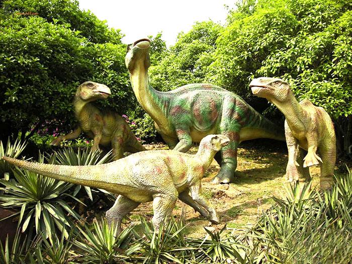 主题公园创意仿真恐龙场景打造群体觅食的鸭嘴龙
